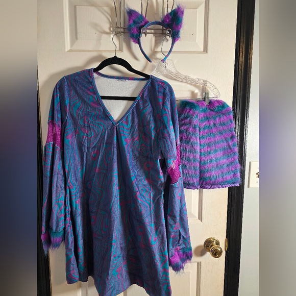 Spirit Halloween Adult Twisted Kitty Costume Size Large 12/14 - Picture 4 of 10